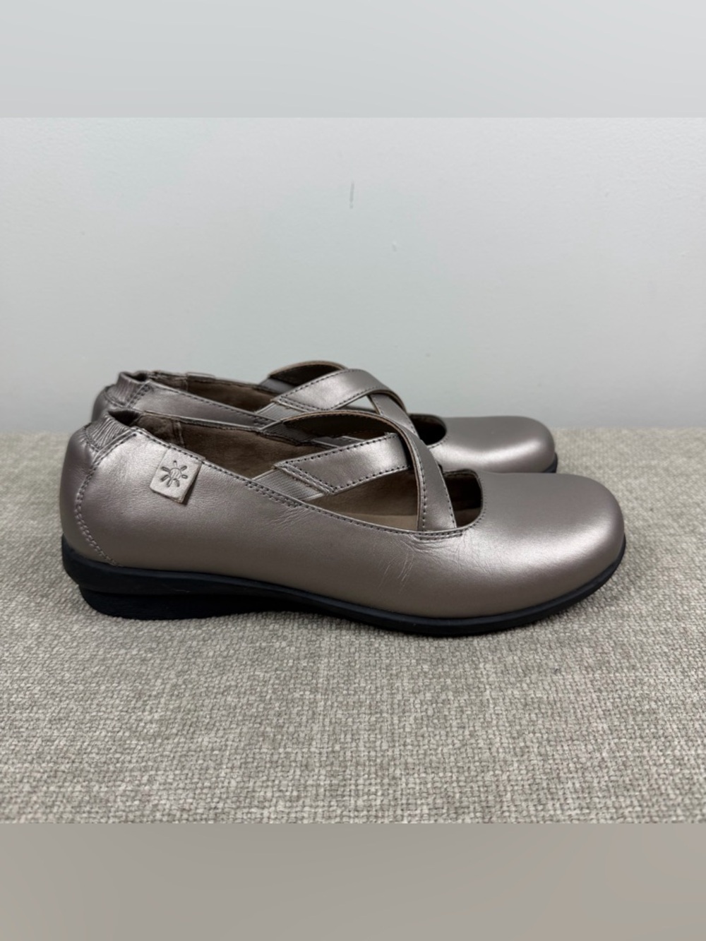 WOMENS ARRAY INGA MARY JANE SHOES Silver Pewter Leather Round Toe Comfort  8.5